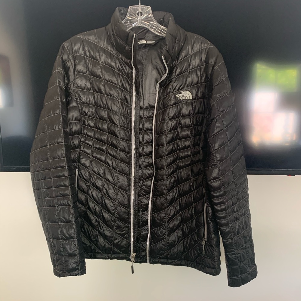 Black north face puffer jacket